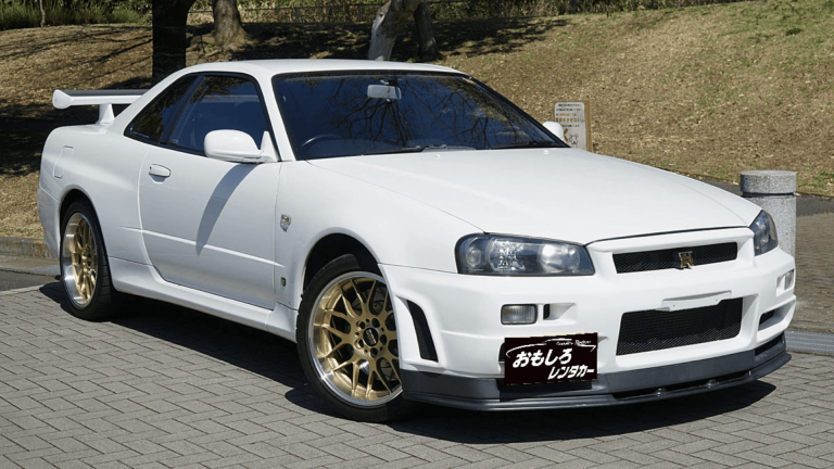 試乗レビュー】スカイラインGT-R（R34）の魅力に迫る！ 圧倒的な加速と 