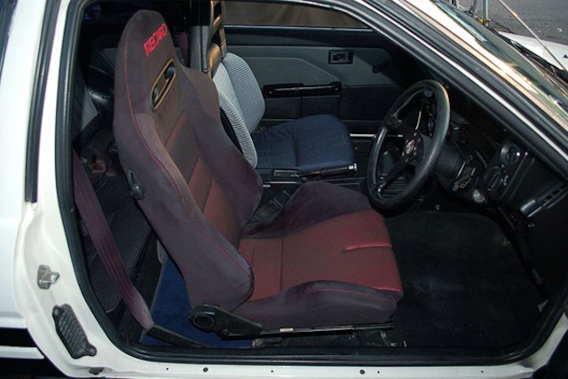 スプリンタートレノ Ae86 レンタカーならスポーツカーオープンカー専門 おもしろレンタカー