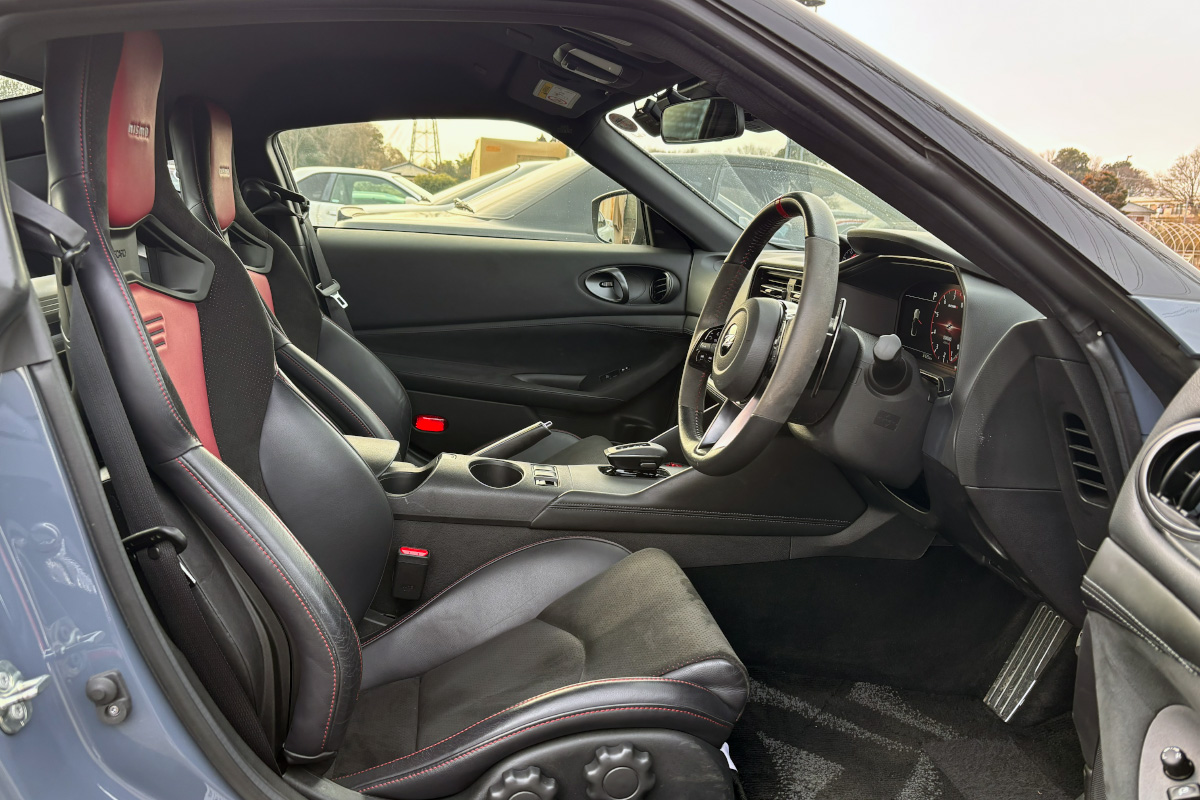 フェアレディZ ニスモ / レンタカーならスポーツカーオープンカー専門