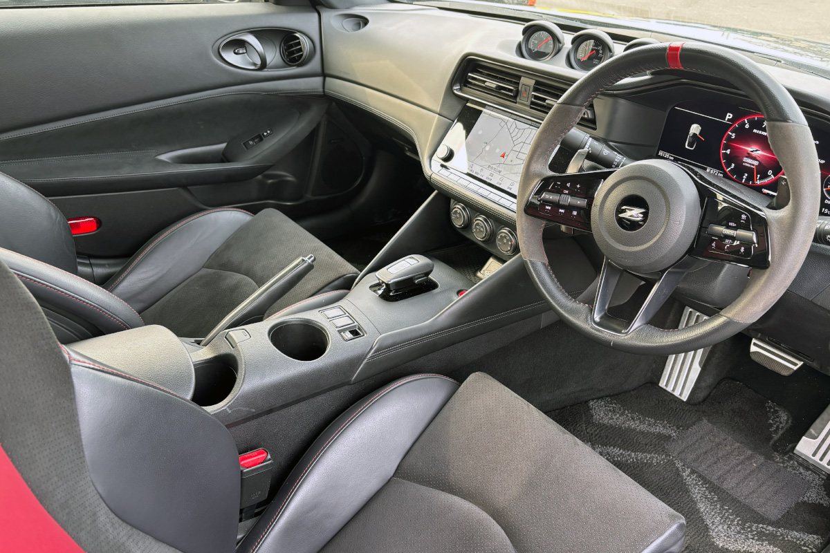 フェアレディZ ニスモ / レンタカーならスポーツカーオープンカー専門