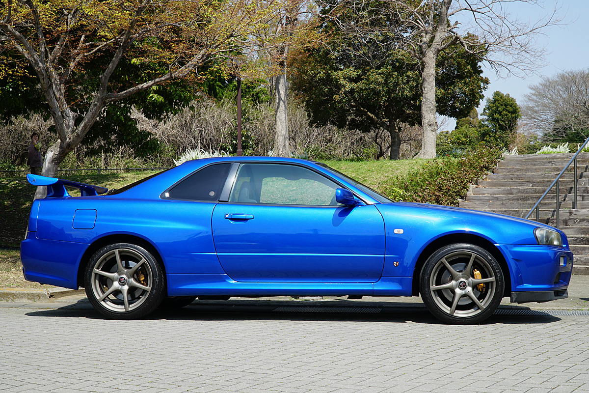 スカイラインgt R R34 青 2 レンタカーならスポーツカーオープンカー専門 おもしろレンタカー