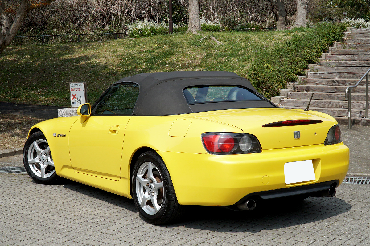 S00 Yellow Sports Car Open Car Specialized For Rental Cars Omoshiro Rent A Car