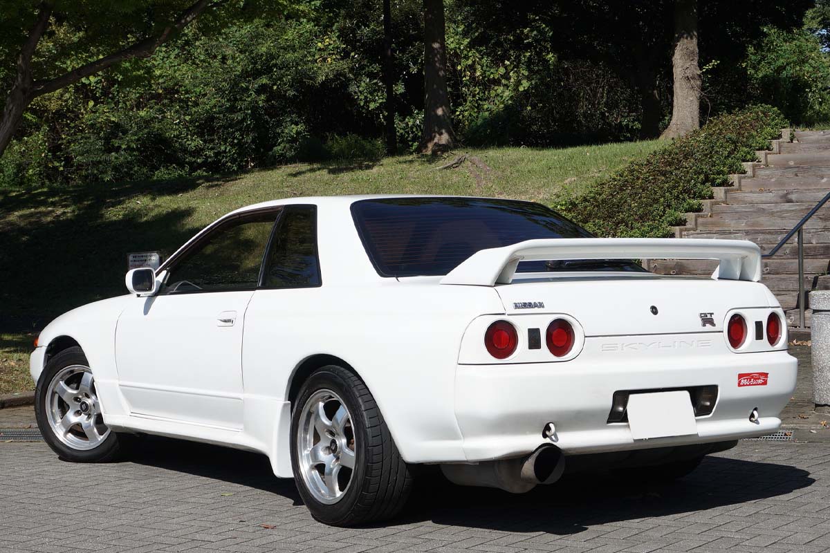 SKYLINE GT-R 〈R32-White〉 / Sports car open car specialized for