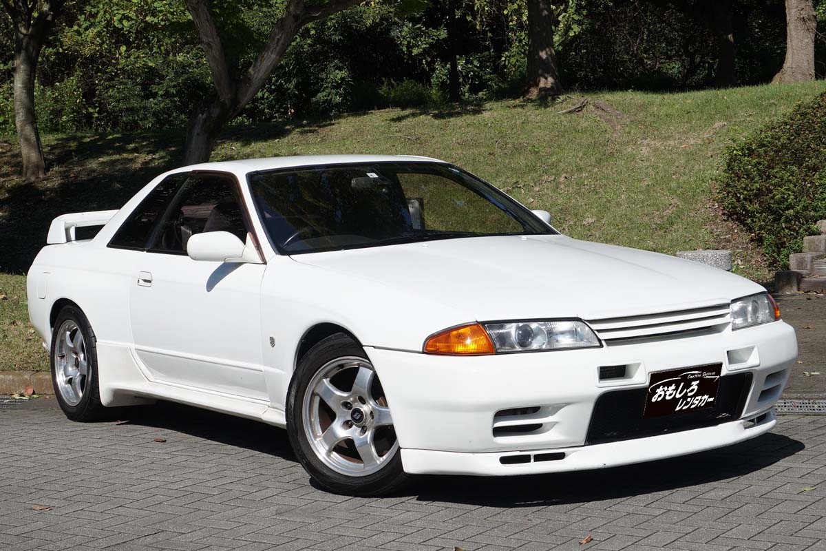 SKYLINE GT-R 〈R32-White〉 / Sports car open car specialized for
